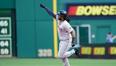 Bell y Marte conectan jonrones y Diamondbacks se redimen para vencer 9-8 a Piratas