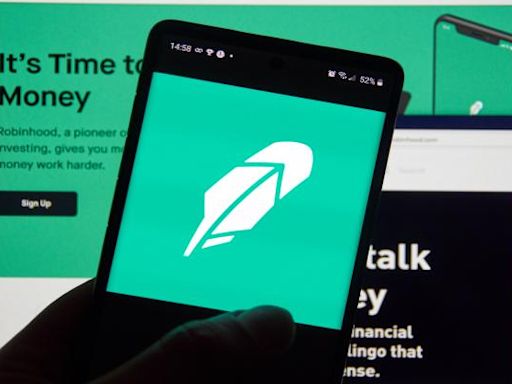 Robinhood (HOOD) Buys Pluto Capital, Eyes Wealth Business