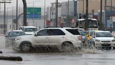 Arabia Saudita cierra escuelas en varias partes del país debido a las fuertes lluvias