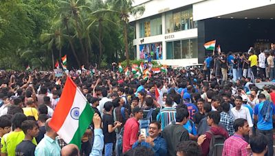 IN PHOTOS | Team India T20 World Cup celebration: Fans flock to Marine Drive to witness celebratory victory parade
