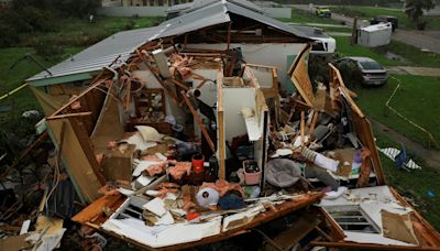 La destrucción del tornado en St. Lucie desde el aire: el peor saldo del paso del huracán Milton por Florida