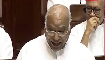 'Mataji bolne mein toh expert hain': Kharge attacks Sitharaman on budget allocation to states