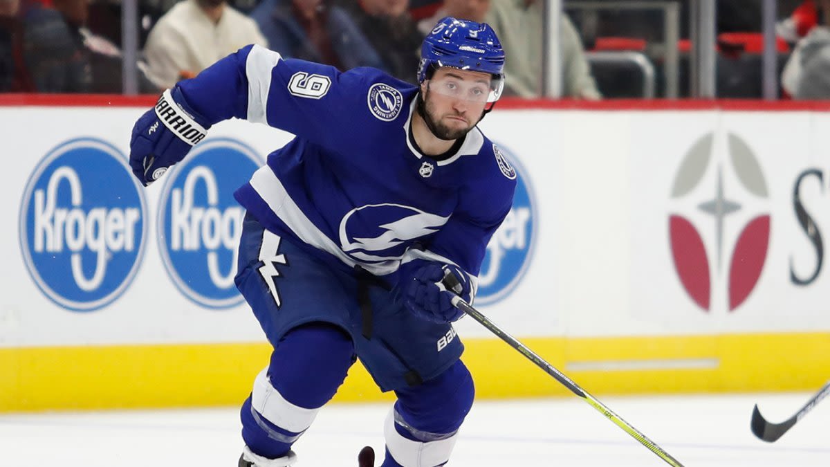 Bruins giving try-out to Tyler Johnson, Cup-winning former Lightning star