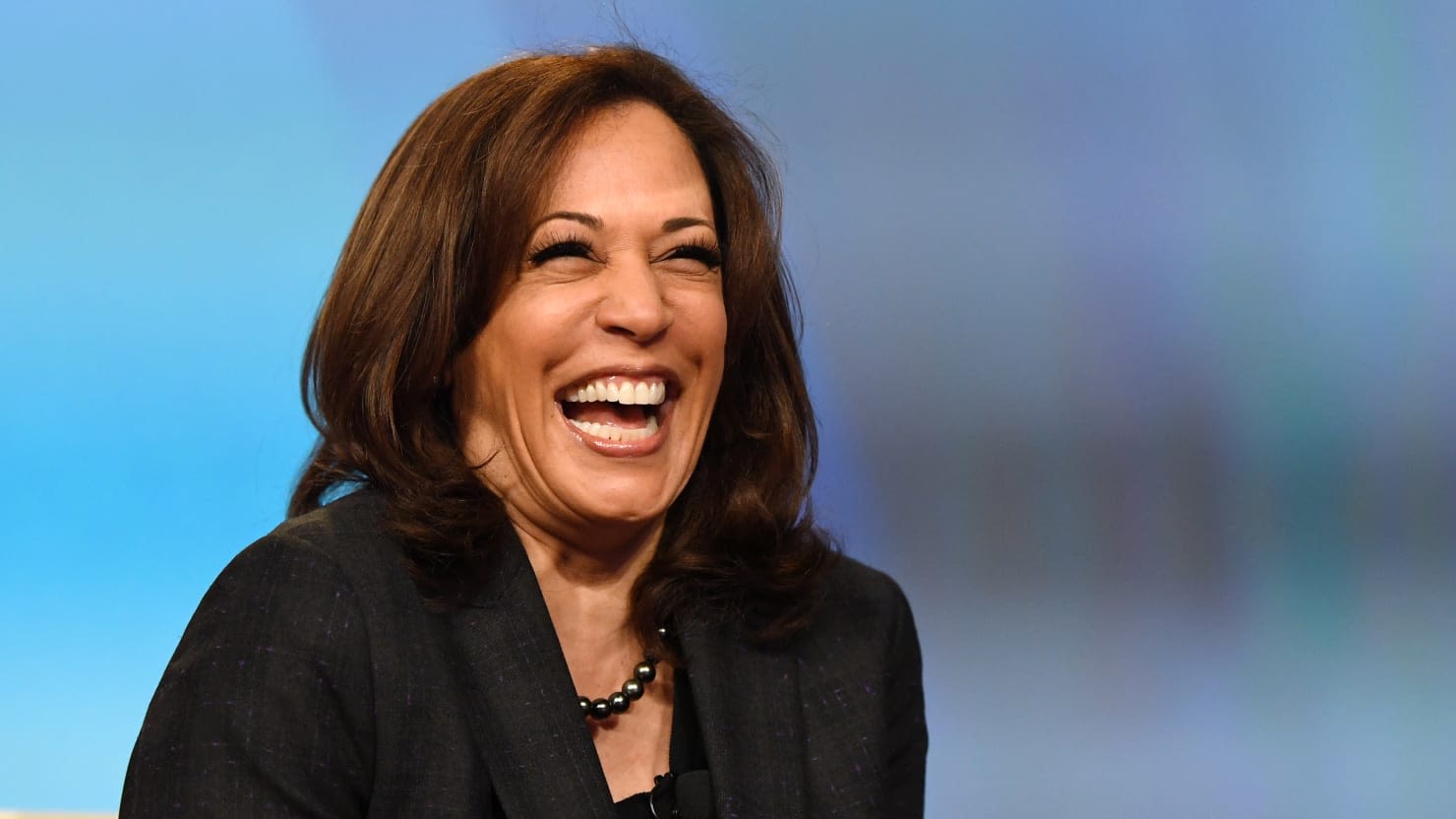 Harris Considered Hiding Laugh Because of ‘Political Risk of Cheerfulness’