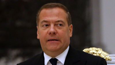 Medvedev threatens Russia may seize private US assets if Washington seizes frozen Russian reserves