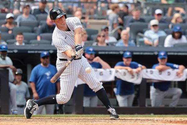 DJ LeMahieu, Yankees walk off vs. Blue Jays