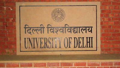 Delhi University's MA Urdu Students May Soon Be Taught Saint Kabir's Couplets