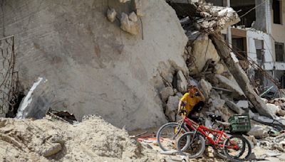 After a year of war, Gazans wonder how to deal with tons of rubble