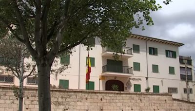 Detenido por violar a una turista británica en s`Illot, Mallorca, mientras su amigos miraban