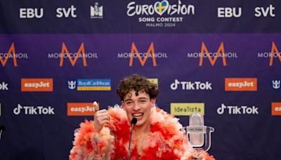 歐洲歌唱大賽瑞士奪冠 意外被獎盃打到拇指骨折 - 鏡週刊 Mirror Media