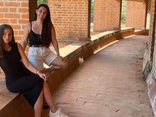 Ana de Armas en Cuba: Visita la Escuela Nacional de Arte