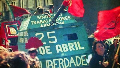 André Santana: Lutas de independência na África incitaram Revolução dos Cravos em Portugal