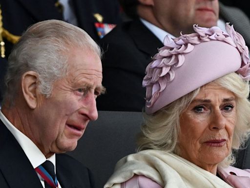 El rey Carlos III y la reina Camila se emocionan hasta las lágrimas en el 80 aniversario del Día D