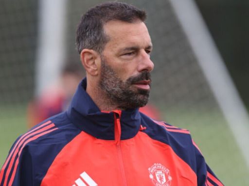 Ruud van Nistelrooy tipped to 'go against' Ten Hag in telling Man Utd verdict