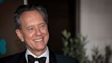 Richard E. Grant trae de vuelta el entusiasmo a los BAFTA