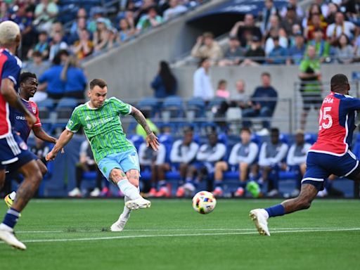 Jordan Morris scores two late goals to rally Sounders to 3-2 victory over Dallas