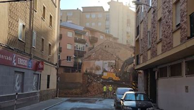 El Ayuntamiento inicia el derribo de los edificios de la travesía de Antonio Machado