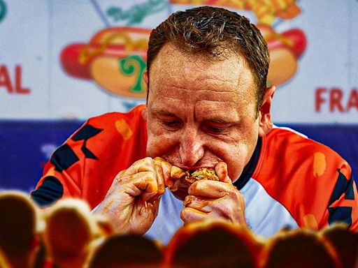 Joey Chestnut keeps Nathan's Hot Dog Eating Contest 'hope' alive despite ban