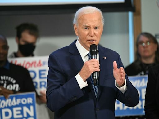 Clooney, Democrats pile pressure on Biden