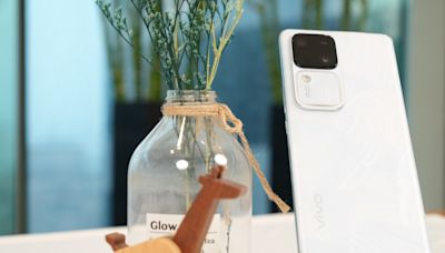 【有影】vivo V30「花似錦」首創浮光雕花 柔光環x多巴胺相框怎麼拍都美