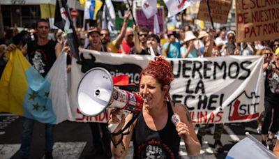 Las protestas contra "los malos turistas" que se multiplican en los lugares más visitados del mundo