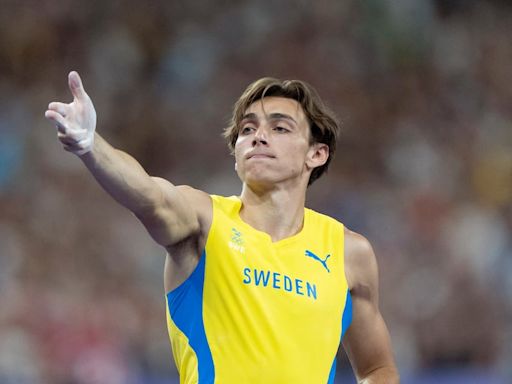 Mondo Duplantis breaks pole vault world record in gold-medal performance at Olympics