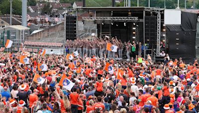 Armagh and Sam: More than 15,000 in sea of orange to welcome home All-Ireland champions