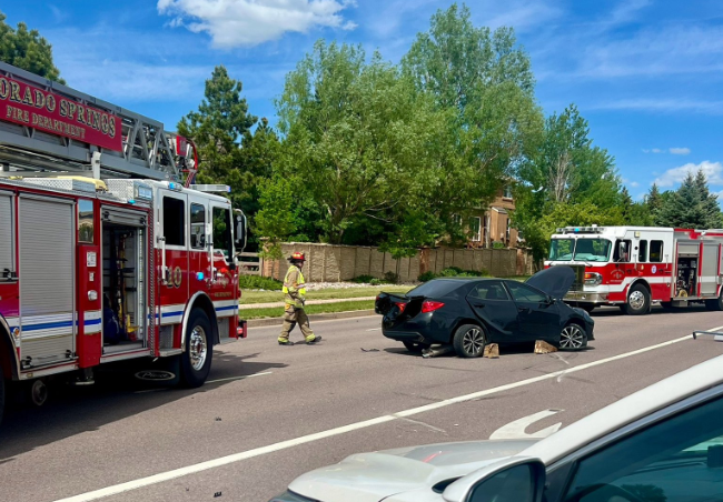 Westbound Stetson Hills closed due to multi-car crash