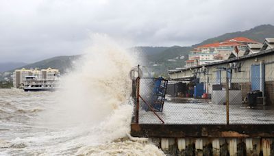 La trayectoria del huracán ‘Beryl’ en México, en vivo | El huracán ‘Beryl’ se mantiene en categoría 4 y se desplaza hacia la Península de Yucatán