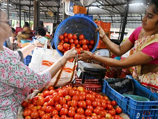 Govt. steps in as tomato prices breach the ₹100-mark in Vizag
