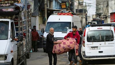 El ejército israelí afirma que unos 300.000 gazatíes salieron de Rafah desde el lunes