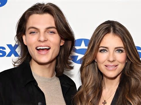 Damian Hurley comparte ropa con su mamá Elizabeth Hurley: le ‘robo’ sus pantalones de cuero