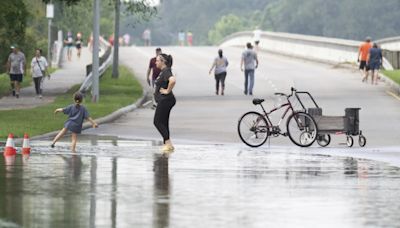 Heavy rains ease around Houston but flooding remains after hundreds of rescues and evacuations