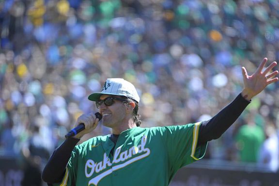 Barry Zito Belts National Anthem to Begin A's Final Game at Oakland Coliseum