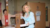 Elecciones 2023: de Mirtha Legrand a Marcelo Tinelli y de Fátima Flores a Susana Giménez, los famosos se acercaron a votar en una jornada histórica