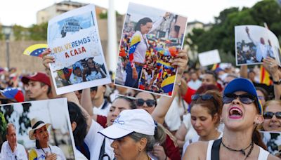 Miles de personas se concentran en Madrid con consignas por la libertad en Venezuela