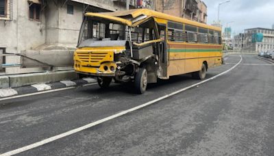 Mumbai: School bus crashes into railing on JJ flyover, 12-year-old boy injured