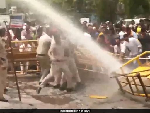 BJP Workers Protest Delhi Water Crisis Outside Jal Board Office, Face Water Cannons