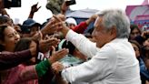 Los 4 pilares que explican la alta popularidad de AMLO tras 6 años gobernando México (y cómo lo ven sus críticos)