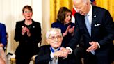 Phil Donahue, who taped talk show from Chicago for 10 years, awarded Presidential Medal of Freedom