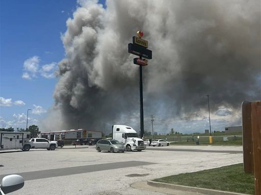Spirit of ’76 Fireworks warehouse in Boonville catches fire, no injuries reported - ABC17NEWS
