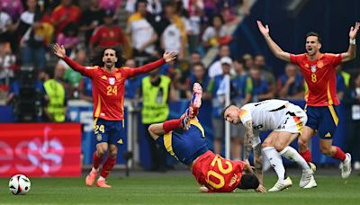 Spain suffer injury blow against Germany as Pedri goes off