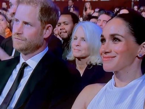 Príncipe Harry e Meghan Markle ficam sem graça com piada em premiação