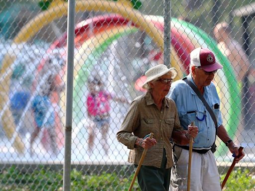 City invites residents to cool off during forecast high heat