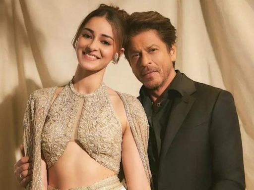 Ananya Panday melts the internet as she drops adorable PIC with Shah Rukh Khan, calls him 'best friend'; Suhana Khan reacts! | Hindi Movie News - Times of India