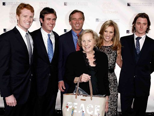 Robert F. Kennedy Jr.’s 10 Siblings: All About His Brothers and Sisters