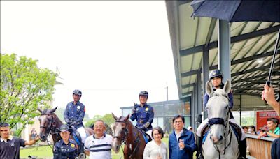 高雄慢飛天使馬術治療開訓 蕭美琴打氣