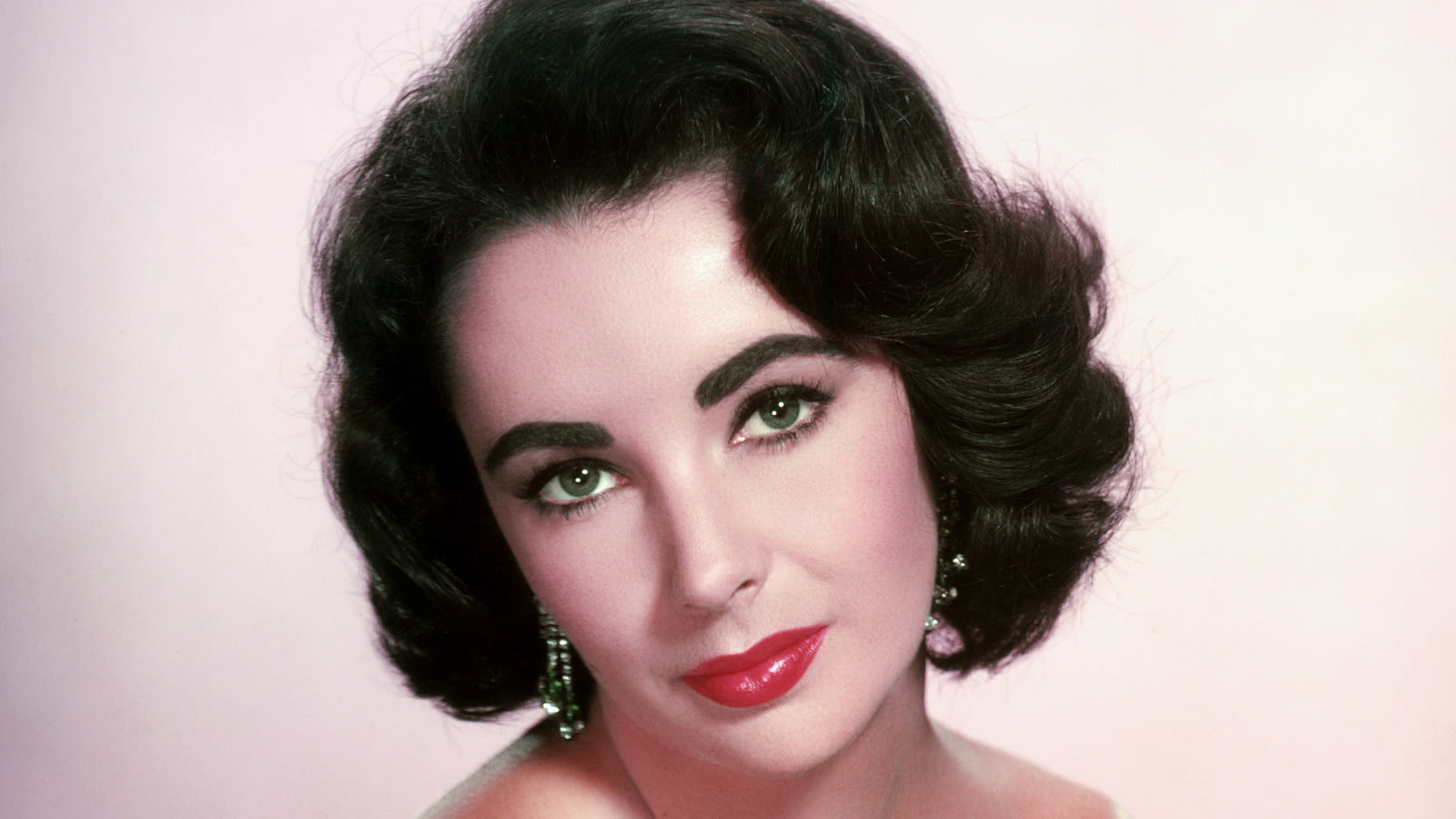 Elizabeth Taylor's Favorite Food Is An All-American Classic