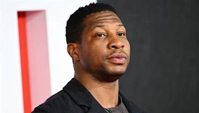 Jonathan Majors evita il carcere, l’attore dovrà seguire per un anno un programma contro la violenza domestica