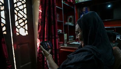 Netflix drama stirs complex past of Pakistan's 'courtesans'